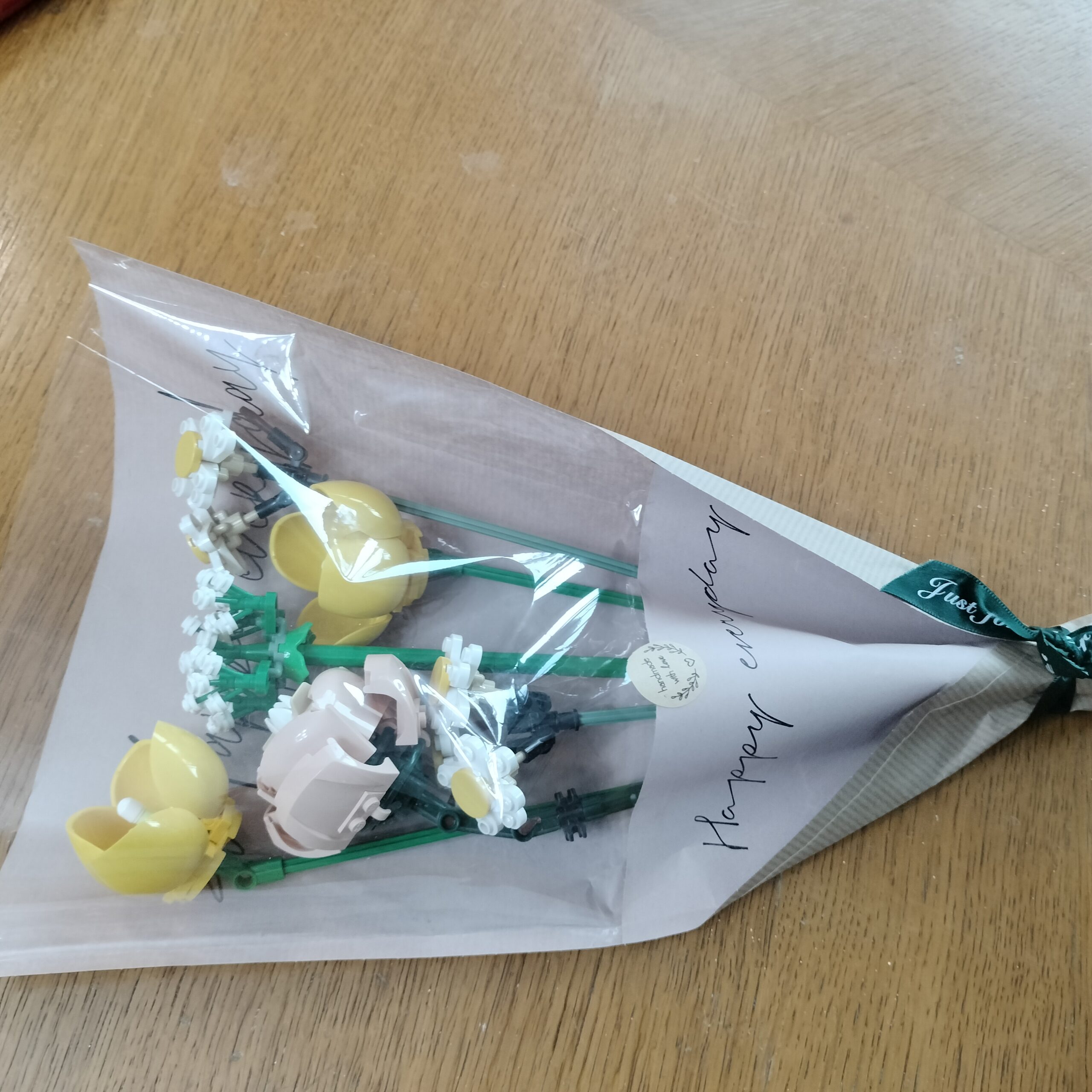 Buchet cu margarete și maci LEGO - imagine 4